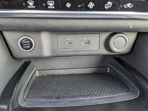 Used 2023 Nissan Rogue SV image 27