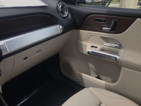 Used 2023 Mercedes-Benz GLB 250 image 14
