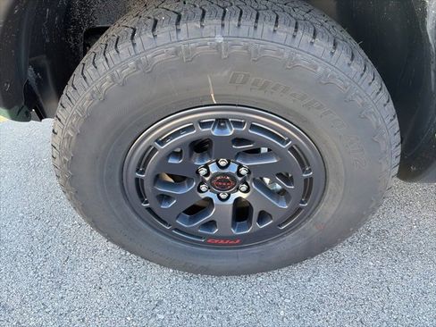 New 2026 Nissan Frontier PRO-4X w/ Pro-4x Convenience Package image 9