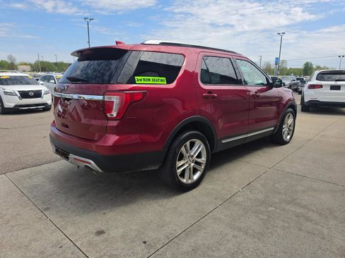 Used 2016 Ford Explorer XLT w/ Equipment Group 202A AWD/4WD image 6