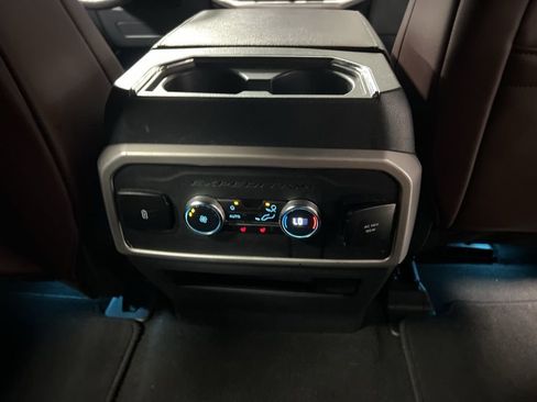 Used 2024 Ford Expedition Limited image 15