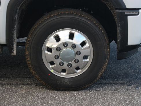 New 2026 GMC Sierra 3500 Denali w/ Denali Reserve Package image 9