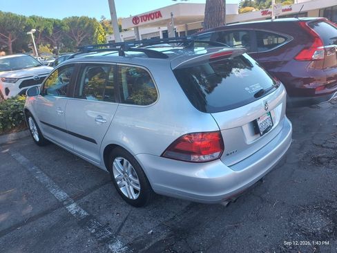 Used 2011 Volkswagen Jetta TDI FWD image 2