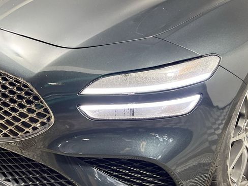 Used 2023 Genesis G70 2.0T image 12