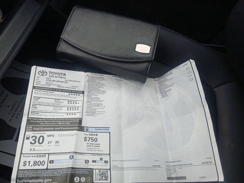 Used 2024 Toyota RAV4 XLE Premium FWD image 39