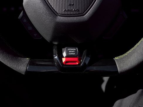 Used 2019 Lamborghini Huracan Performante image 47