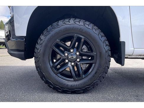 Used 2022 Chevrolet Silverado 1500 Custom Trail Boss w/ Safety Confidence Package AWD/4WD image 10