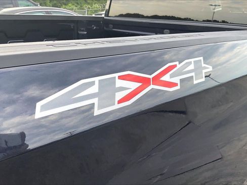 Used 2024 Chevrolet Silverado 1500 LT AWD/4WD image 8