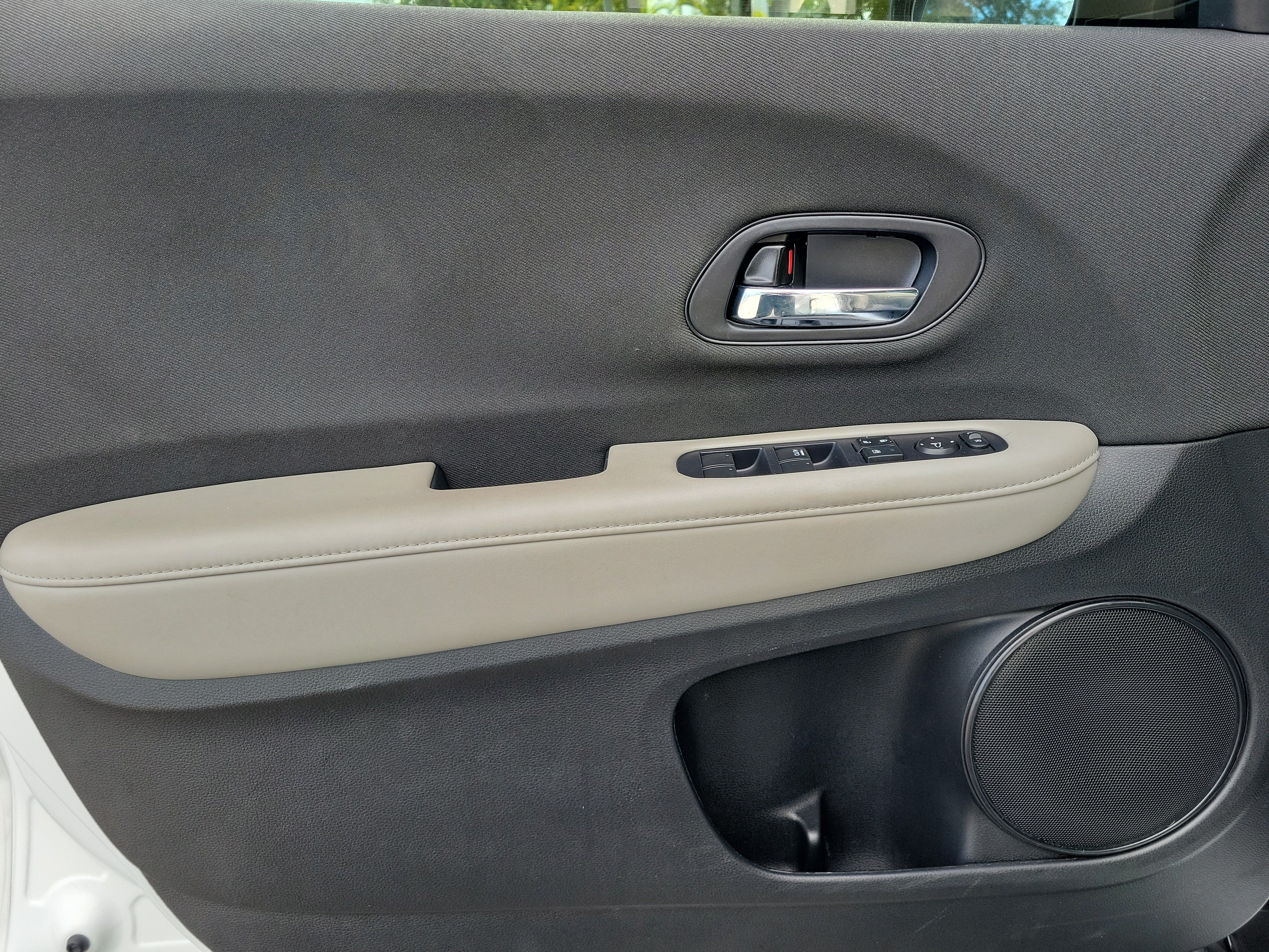 Used 2022 Honda HR-V LX image 19