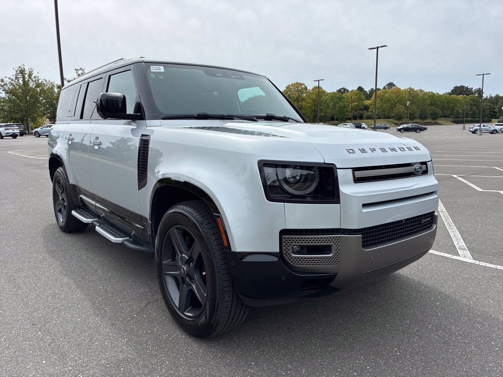 Used 2023 Land Rover Defender 130 X-Dynamic SE AWD/4WD image 1