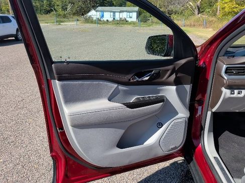 Certified 2023 GMC Acadia SLT image 14