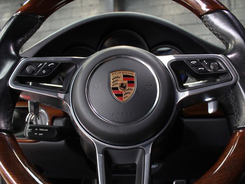 Used 2019 Porsche 911 Carrera w/ Sportdesign Package image 43