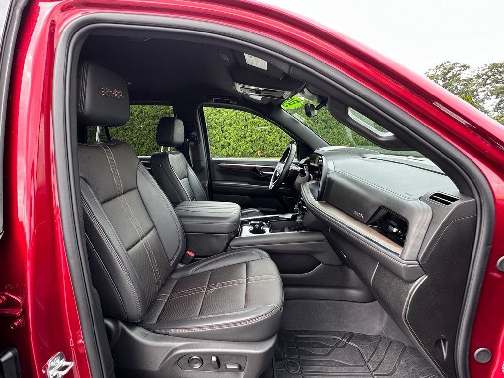 Certified 2025 Chevrolet Tahoe High Country AWD/4WD image 12