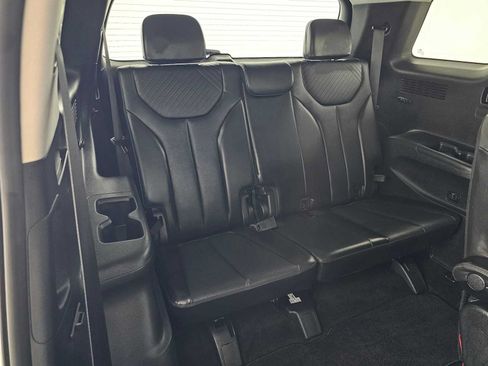 Used 2023 Hyundai Palisade SEL FWD image 13