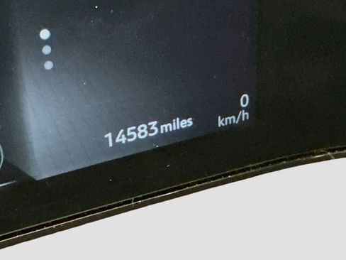 Used 2024 Nissan Ariya AWD image 19
