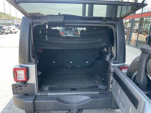 Used 2016 Jeep Wrangler Unlimited Sport w/ Max Tow Package image 15