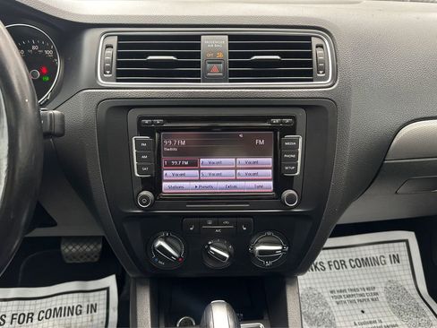 Used 2015 Volkswagen Jetta SE image 13