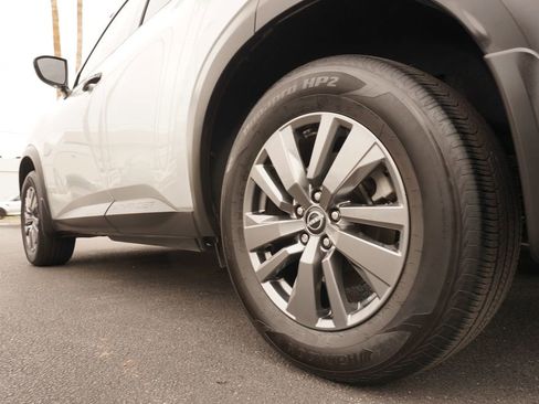 Used 2025 Nissan Pathfinder S image 6