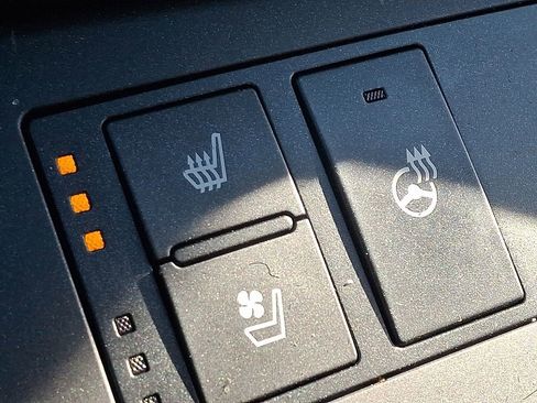 Used 2023 Lexus IS 300 AWD w/ Premium Package image 25