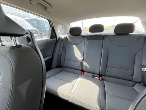 Used 2025 Kia K4 LXS image 38