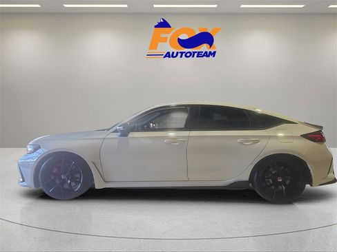 Used 2023 Honda Civic Type R image 2