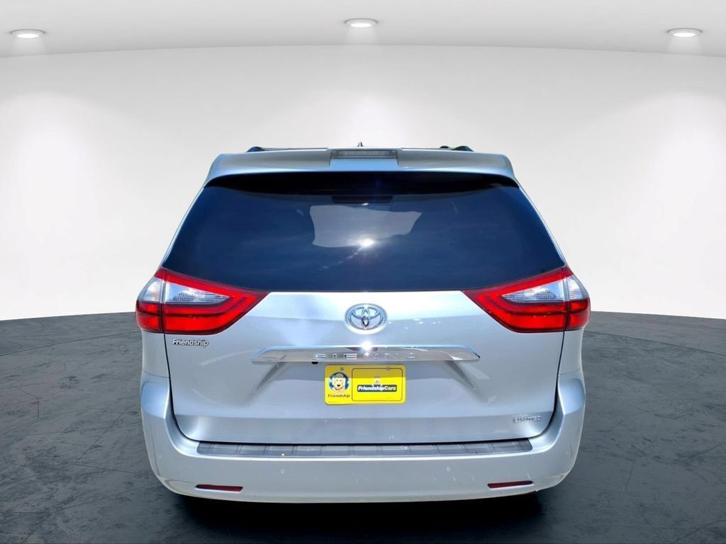 Used 2020 Toyota Sienna Limited Premium FWD image 7