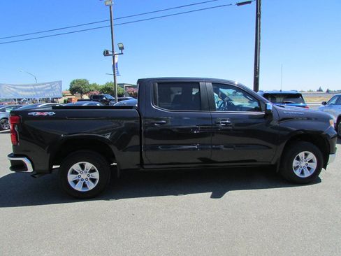 Used 2023 Chevrolet Silverado 1500 LT w/ Protection Package AWD/4WD image 6