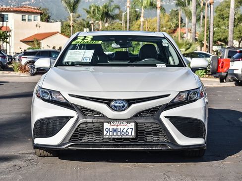 Used 2023 Toyota Camry SE image 2