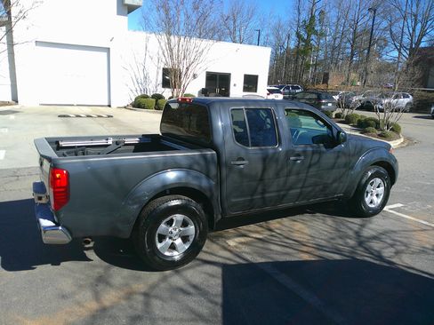 Used 2013 Nissan Frontier SV w/ SV Value Truck Pkg image 12