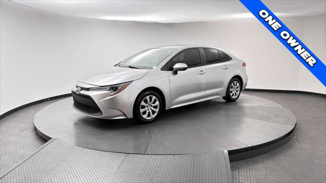 Used 2022 Toyota Corolla LE FWD image 2