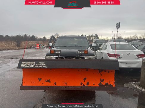 Used 2000 Chevrolet Silverado 2500 LT image 2