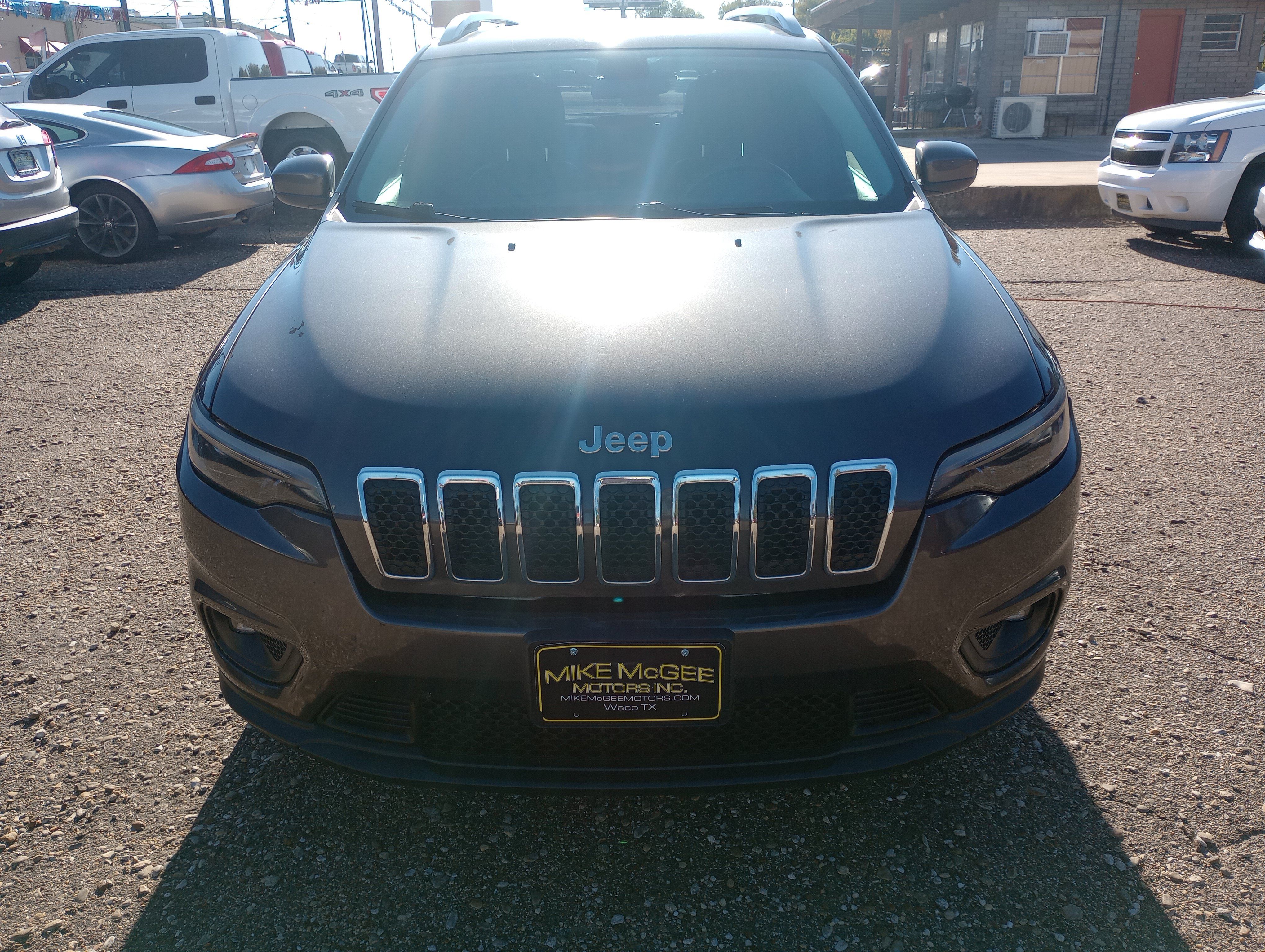 Used 2019 Jeep Cherokee Latitude Plus FWD image 2