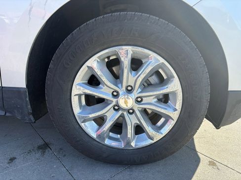 Used 2020 Chevrolet Equinox LT image 11