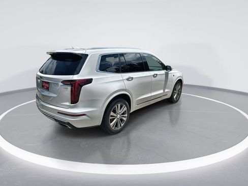 Used 2021 Cadillac XT6 Premium Luxury FWD image 8