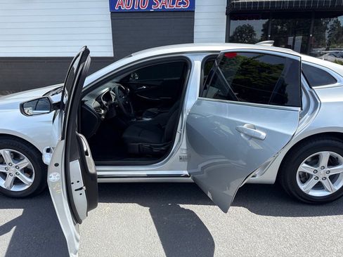 Used 2020 Chevrolet Malibu LS FWD image 15