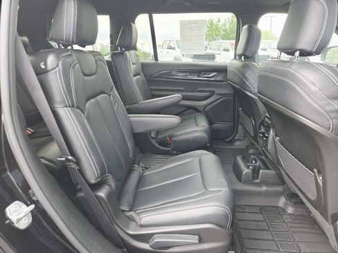 Used 2023 Jeep Grand Cherokee L Laredo AWD/4WD image 18