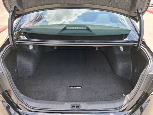 Used 2025 Nissan Altima 2.5 S FWD image 6