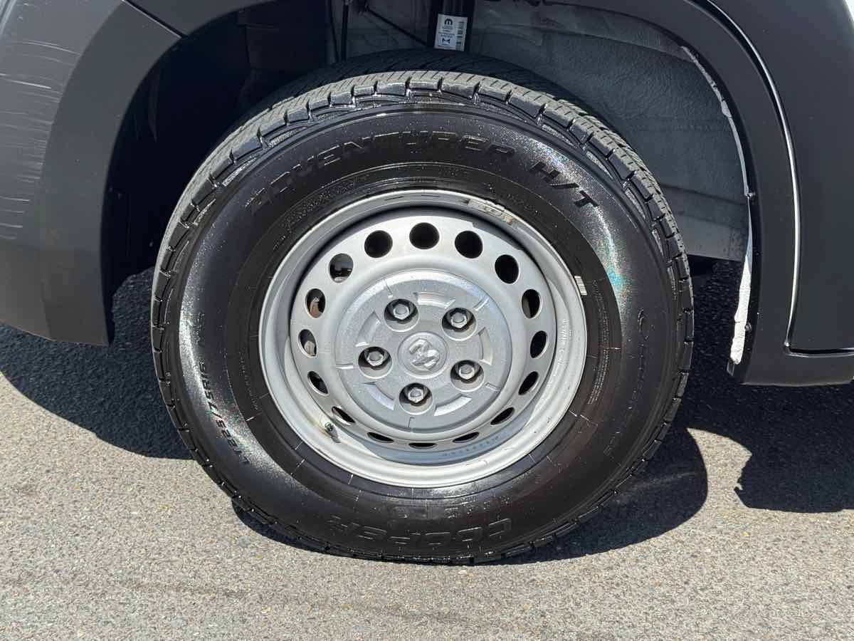 Used 2025 RAM ProMaster 2500 w/ Convenience Group FWD image 5