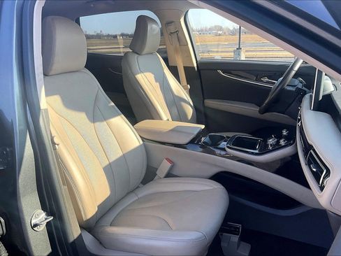 Used 2022 Lincoln Nautilus Reserve image 8