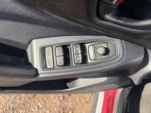 Used 2018 Subaru Crosstrek 2.0i Premium w/ Eyesight System image 14