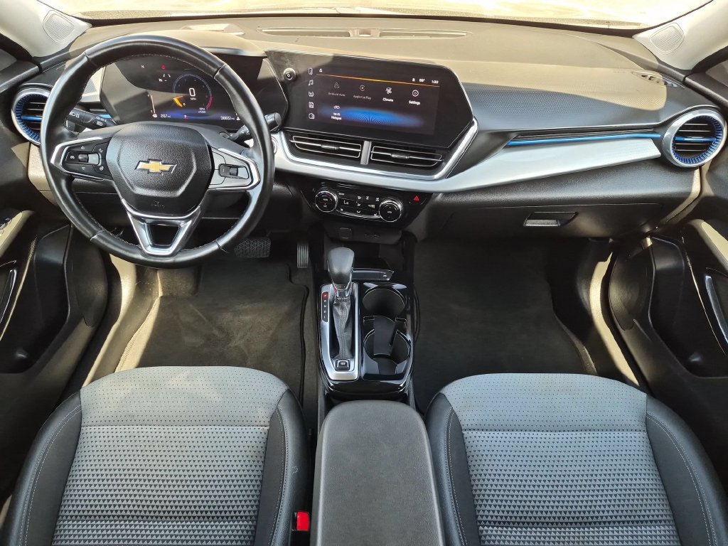 Used 2025 Chevrolet Trax LT w/ LT Convenience Package FWD image 26