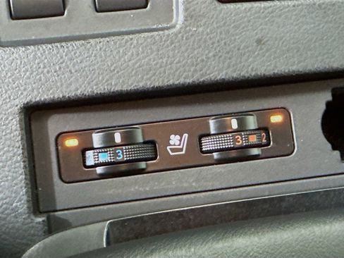 Used 2015 Lexus RX 450h AWD image 33