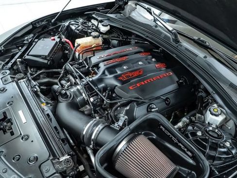 Used 2019 Chevrolet Camaro SS RWD image 34