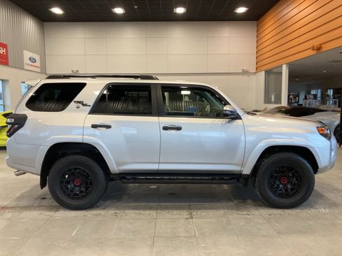 Used 2022 Toyota 4Runner TRD Off-Road Premium image 4