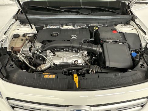 Used 2022 Mercedes-Benz GLB 250 image 32