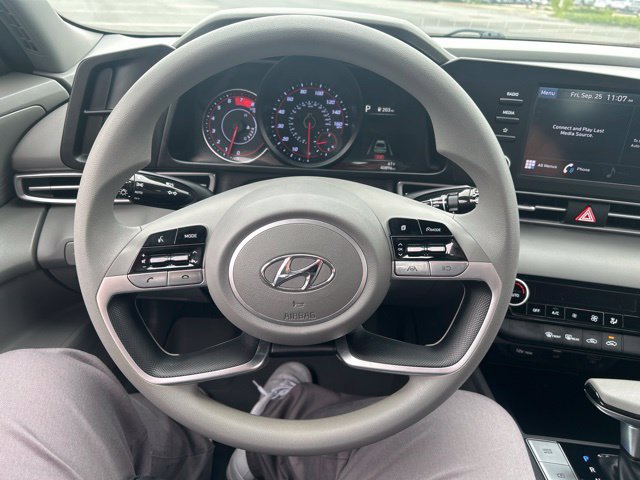 Used 2022 Hyundai Elantra SEL w/ Cargo Package FWD image 17