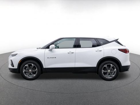 Used 2026 Chevrolet Blazer LT FWD image 4