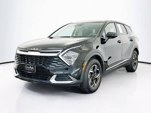 Used 2025 Kia Sportage LX image 3
