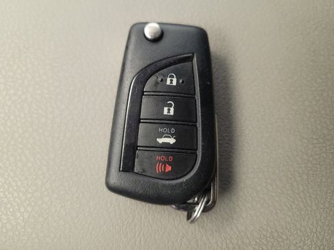 Used 2021 Toyota Camry LE w/ Carpet Mat Package (TMS) image 32