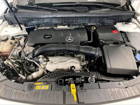 Used 2023 Mercedes-Benz GLB 250 4MATIC w/ Premium Package image 35